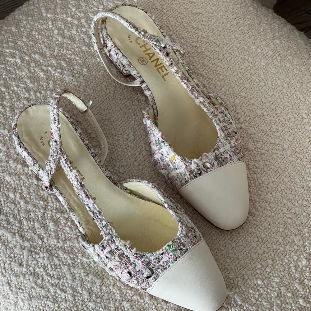 SOLD!!! *RARE* Chanel tweed slingbacks
